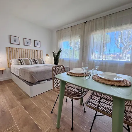 Estudio En Planta Baja, Con Piscina Comunitaria * Empuriabrava